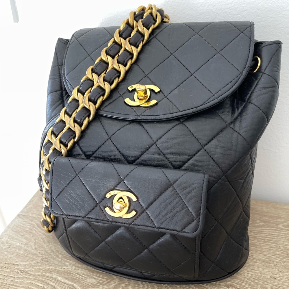 CHANEL DUMA Quilted Black Lambskin Duma CC Logo Vintage Backpack 1 Series 89-91
